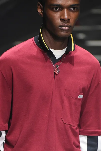 Look 69